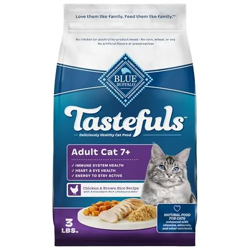 Blue Buffalo Tastefuls Mature dry cat food bag with chicken and brown rice